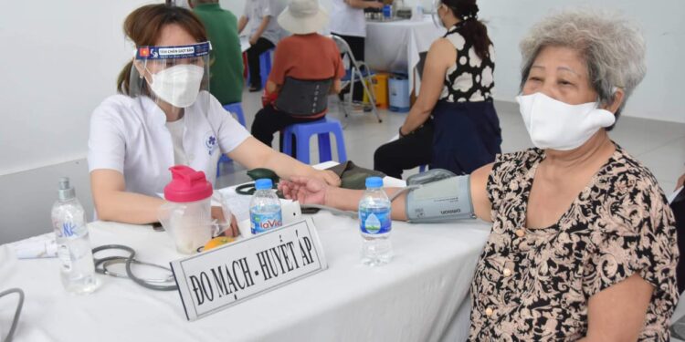 Bộ Y tế tạo điều kiện để TP.Hồ Chí Minh thí điểm rút gọn quy trình tiêm chủng vaccine COVID-19