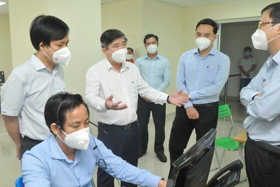 Chủ tịch UBND TP.HCM: Tuyệt đối không được chậm trễ vận chuyển bệnh nhân F0