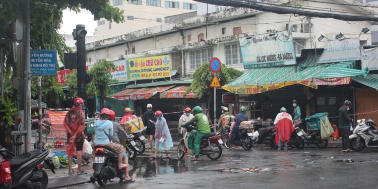 Tổ công tác Bộ Y tế hỗ trợ Quận 7 chiến lược chống COVID-19 hiệu quả nhất