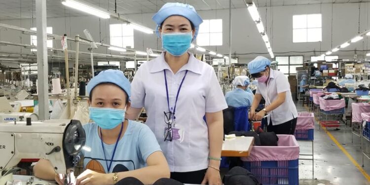 Bên trong những nhà máy “vững niềm tin”