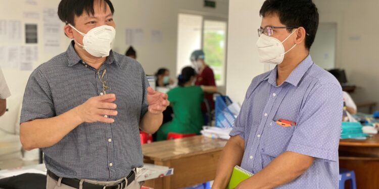 Bộ Y tế kiểm tra việc thu dung và điều trị tại các Bệnh viện dã chiến TP.Hồ Chí Minh