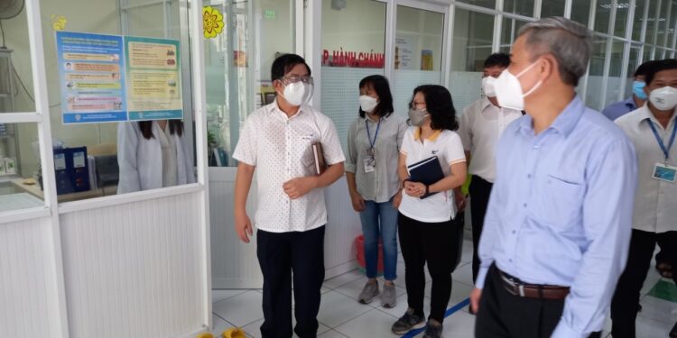 Tổ công tác Bộ Y tế tư vấn tránh đứt gãy sản xuất, bảo đảm an toàn cho người lao động TP.HCM