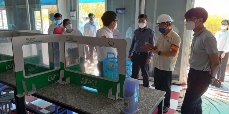 Tổ công tác Bộ Y tế chỉ ra giải pháp trong phòng chống dịch tại doanh nghiệp ở TP.HCM