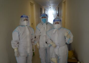 Y bác sĩ bệnh viện Thống Nhất chiến đấu với COVID-19 tại Bệnh viện Dã chiến số 8