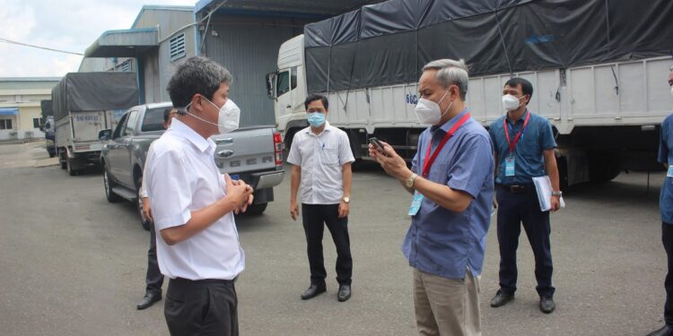 Bộ Y tế kiểm tra doanh nghiệp vừa chống dịch vừa sản xuất sẽ đảm ăn, ở như thế nào?