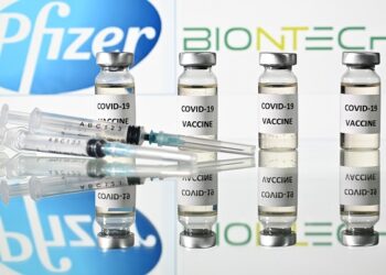 Vắc xin phòng COVID-19 của Pfizer BioNTech: Những điều cần biết