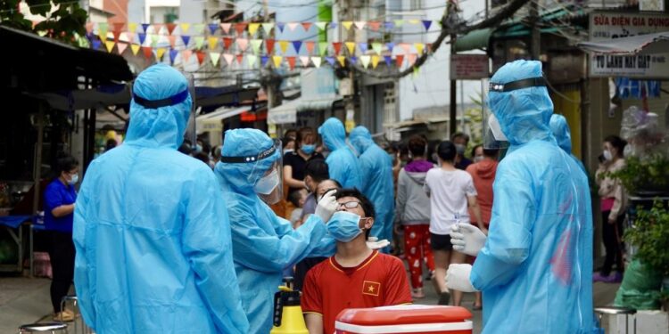 Khoanh vùng trong 1 giờ, xét nghiệm F1 thần tốc để nhanh chóng kiểm soát dịch COVID-19