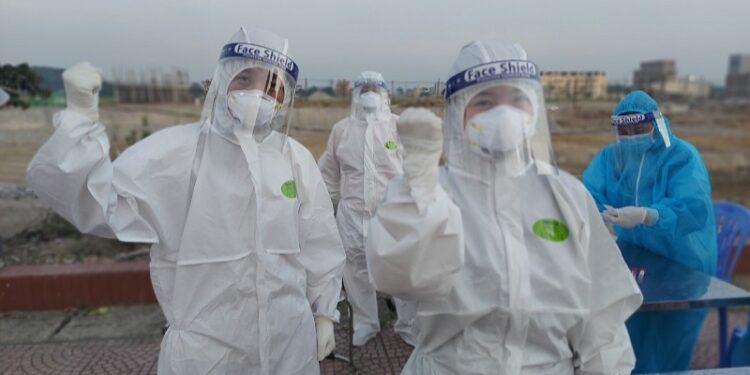 Chủ tịch UBND tỉnh Bắc Ninh: Thầy thuốc tuyến đầu là những người hùng