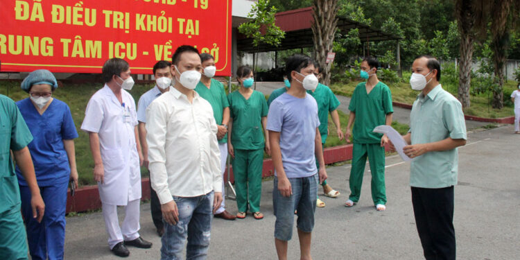 Bắc Giang: Gần 1000 bệnh nhân COVID -19 khỏi bệnh, xuất viện