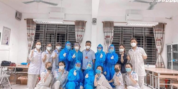 “Nhiệm vụ kép” của thầy trò Trường Cao đẳng Y tế Bạch Mai tại tâm dịch Bắc Giang