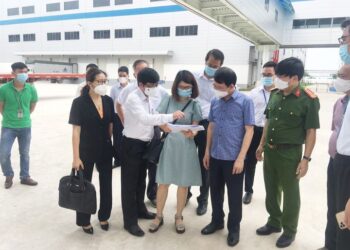Chủ tịch UBND tỉnh Bắc Giang: Các doanh nghiệp phải đặt nhiệm vụ phòng, chống dịch lên mức cao nhất