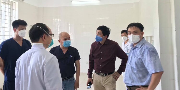 Bạch Mai hỗ trợ toàn diện công tác điều trị bệnh nhân COVID-19 tại Băc Giang
