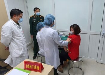 Việt Nam gấp rút hoàn tất thử nghiệm vắc xin COVID-19 Nano Covax để cấp phép tiêm cho người dân