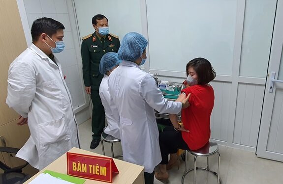 Việt Nam gấp rút hoàn tất thử nghiệm vắc xin COVID-19 Nano Covax để cấp phép tiêm cho người dân
