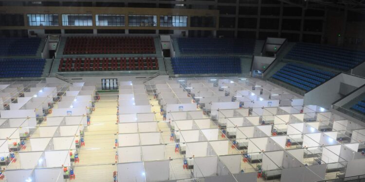 Đêm 27/5, Bệnh viện dã chiến số 2 Bắc Giang tiếp nhận hơn 500 bệnh nhân