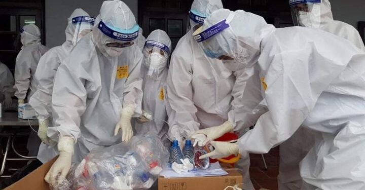 Thần tốc sàng lọc các trường hợp nghi mắc COVID-19 tại Bắc Giang, Bắc Ninh