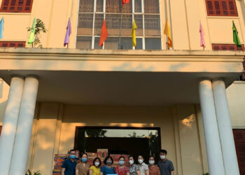 Bệnh viện K “chia lửa” 400.000 khẩu trang y tế và nhu yếu phẩm đến với tâm dịch Bắc Ninh, Bắc Giang