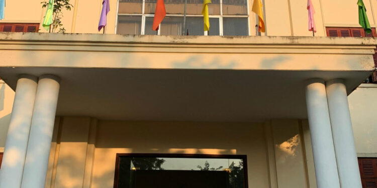 Bệnh viện K “chia lửa” 400.000 khẩu trang y tế và nhu yếu phẩm đến với tâm dịch Bắc Ninh, Bắc Giang