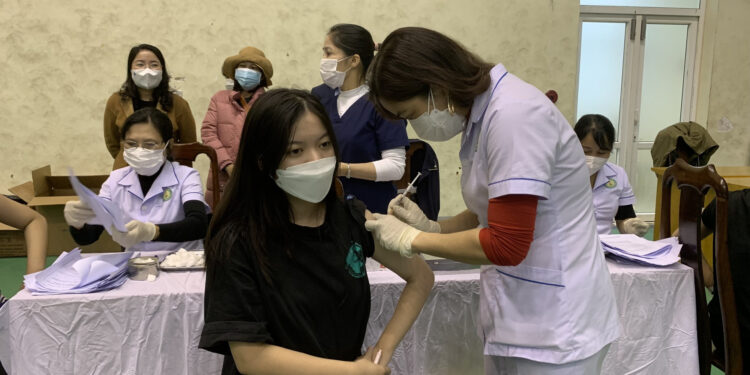 Hơn 7.500 người từ 15-17 tuổi tại Quảng Bình sẽ được tiêm vaccine phòng COVID-19
