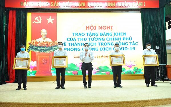 Trao Bằng khen của Thủ tướng Chính phủ cho tập thể, cá nhân huyện Đông Anh