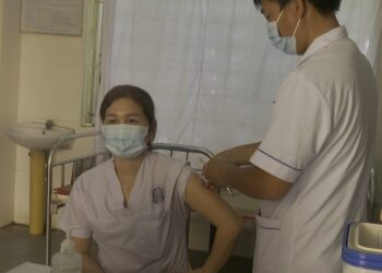 Bệnh viện 74 Trung ương hoàn thành tiêm vaccine COVID-19 đợt 1 an toàn cho 163 cán bộ, nhân viên y tế