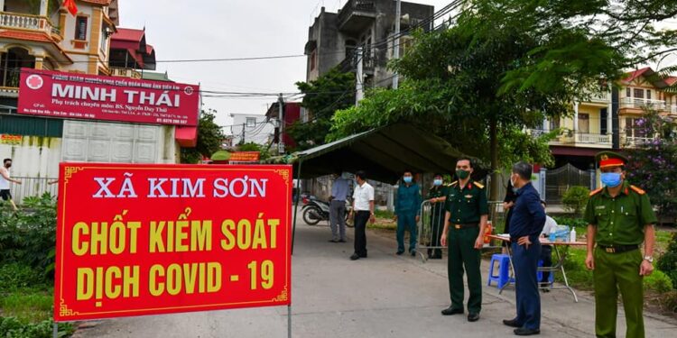 Rà soát chặt đường ngang ngõ, tắt, tỉnh lộ ngăn dịch bệnh vào Hà Nội