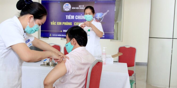 Sáng 01/5: Không có ca bệnh; gần 510.000 người Việt Nam đã tiêm vắc xin COVID-19