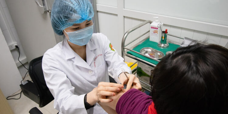 100% tình nguyện viên tiêm vắc xin phòng COVID-19 Nano Covax của Việt Nam đều sinh miễn dịch