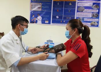 398 người tiêm vắc xin phòng COVID-19 tại Lào Cai đảm bảo an toàn