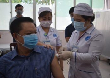 Cần Thơ triển khai tiêm đồng loạt vắc xin phòng COVID-19