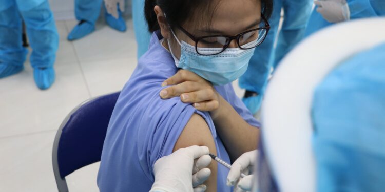 Tuyến dưới có thể xử lý được đông máu do tiêm vắc xin phòng COVID-19 nhờ hệ thống Telehealth