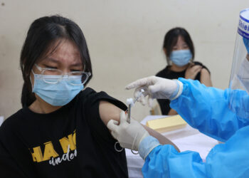 Hà Nội phát hiện 264 ca nhiễm mới, gần 98% học sinh cấp 3 đã tiêm vaccine COVID-19