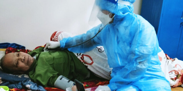 Hà Nội bật tăng lên gần 4.600 ca mới, đỉnh điểm 143.500 F0 đang điều trị