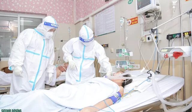 F0 Hà Nội tăng vùn vụt, 3% phải nhập viện, có thay đổi chiến lược chống dịch?