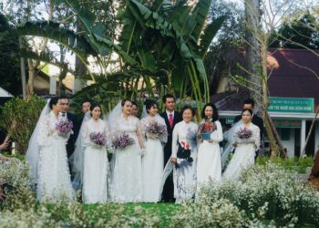 20 cặp y, bác sĩ phải hoãn cưới để chống dịch sẽ nhận được nhiều phần quà trong đám cưới tập thể