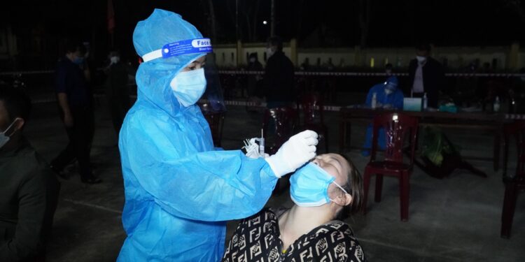 Quảng Bình: Thêm 30 ca mắc mới, các chùm ca bệnh phức tạp đã giảm lây nhiễm