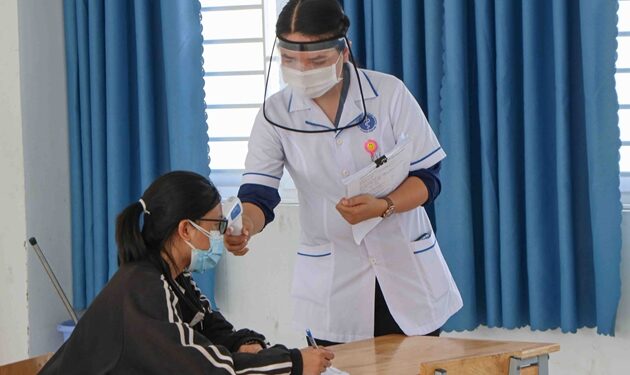 Dịch bệnh diễn biến phức tạp, Hoà Bình lập bệnh viện dã chiến, Phú Yên thí điểm điều trị F0 tại nhà