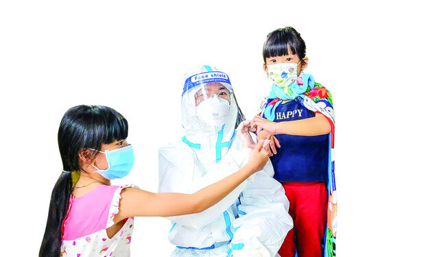 Người mẹ’ đặc biệt giữa tâm dịch khắc nghiệt