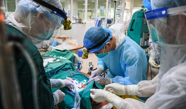 Cụ bà 100 tuổi nhiều bệnh nền chiến thắng COVID-19 ngoạn mục