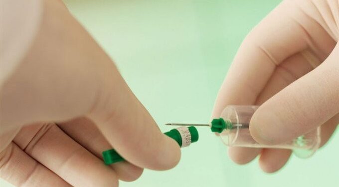 Kiến thức, nhận thức và thực hành về tổn thương do kim tiêm và cách phòng ngừa ở nhân viên y tế tại một bệnh viện ở Ấn Độ